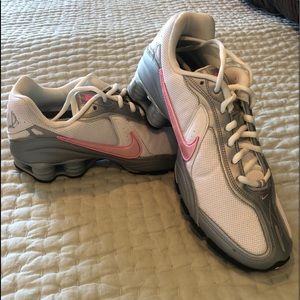 Nike Shox Saikanot Size 10